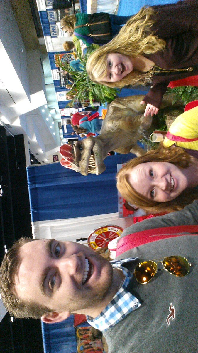 bperry478's tweet photo. We found a dinosaur at the valley fair booth at #MEAmn15 🙌🙌 http://t.co/eiNiqrFchP