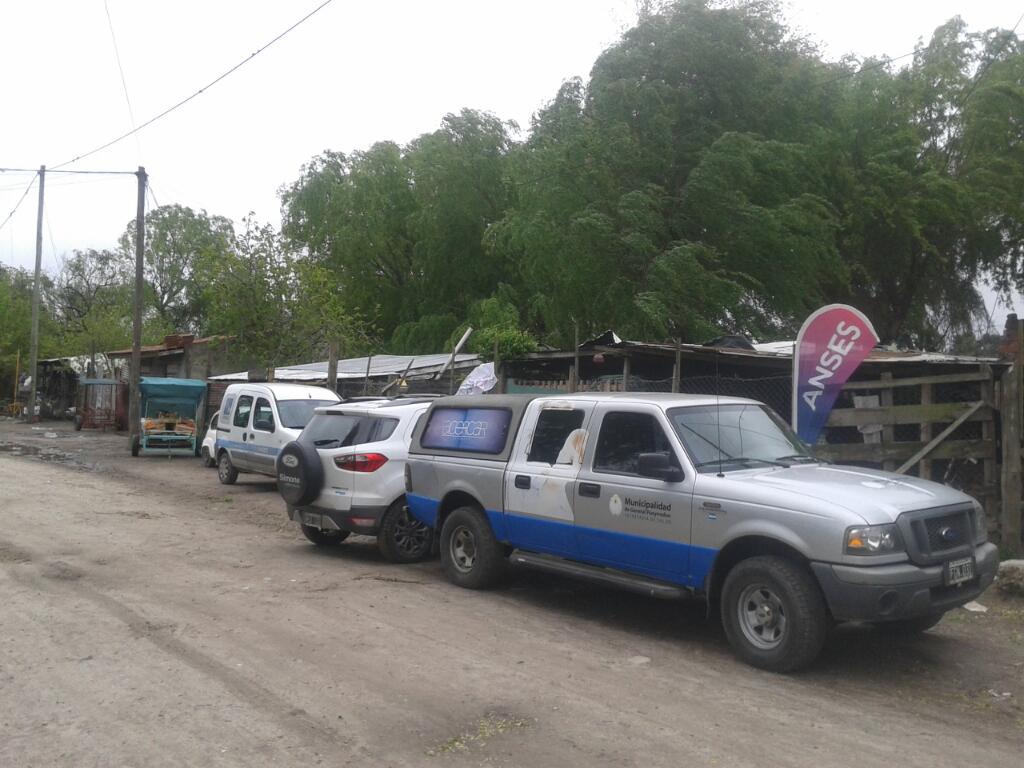 ansesmdppuerto's tweet photo. #ANSESpuerto junto AcercarSalud y DDHH en B° Santa Rita.

#ANSES
@NancyScarcella @Vir_Sivori @AnsesMDP @diegobossio http://t.co/Fssfjdl4NT