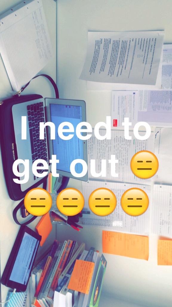 sidrah765's tweet image. Life for the next 8 months 😖 #thirdyearproblems