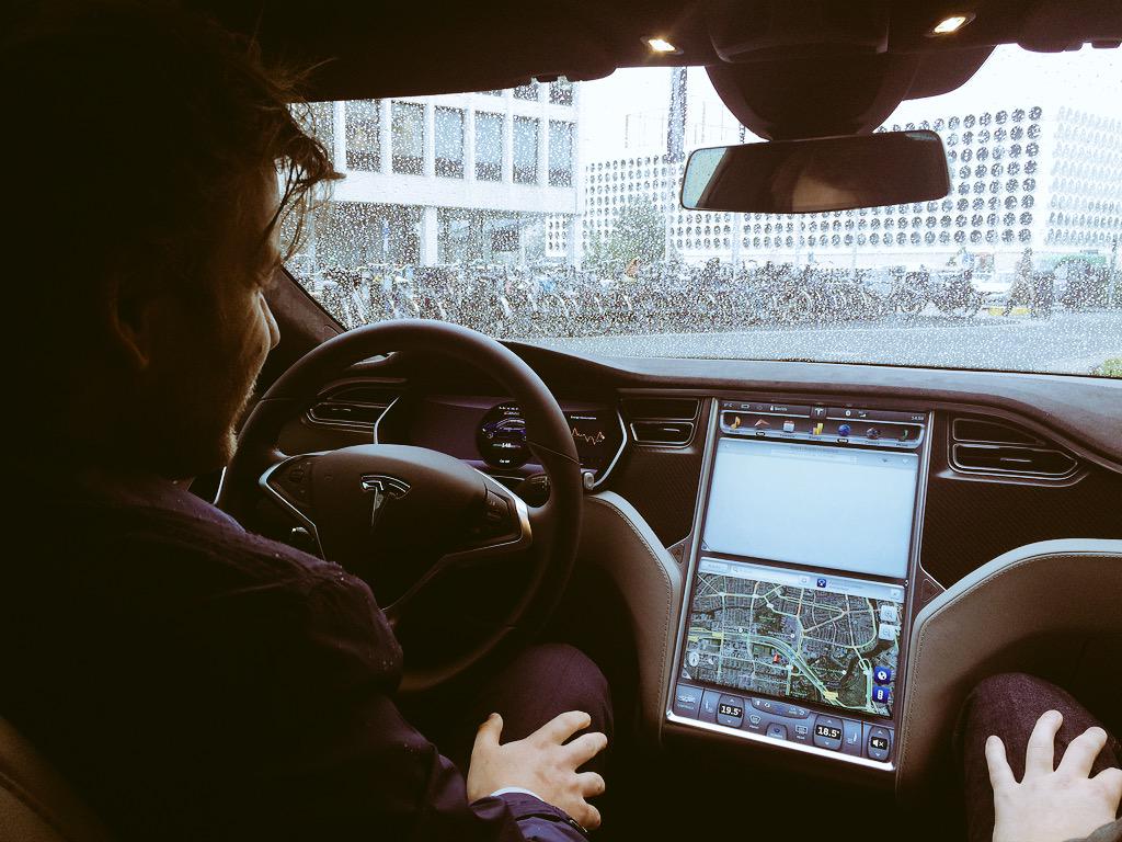 spacesworks's tweet image. Getting ready for our #Tesla #testdrive #spaceszuidas