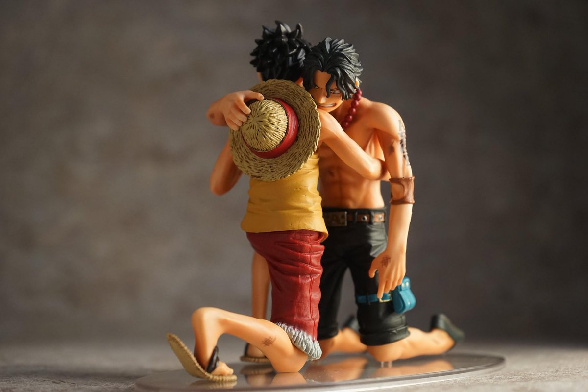 تويتر 麦わら屋 ワンピースフィギュア グッズ على تويتر エース最後のシーンがリアルフィギュア化 Dramatic Showcase 5th Season Vol 1 Http T Co Onqu5dwpi4