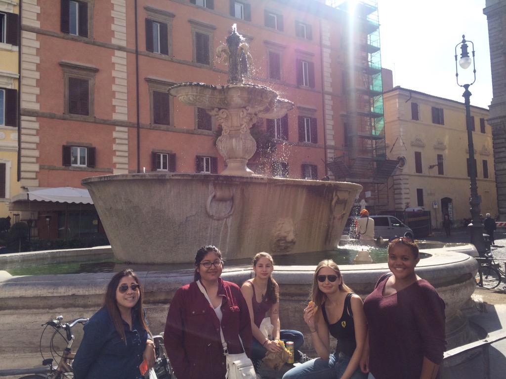 OGSEllen's tweet photo. Campo de Fiori http://t.co/hbSC6R6hRG