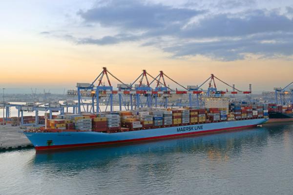 PortTechnology's tweet photo. #Maersk Breaks Israeli Mega-Ship Record: http://t.co/11Kcebh8Ml @Maersk @MaerskLine #ShippingRecord http://t.co/GnbD6RI3FJ