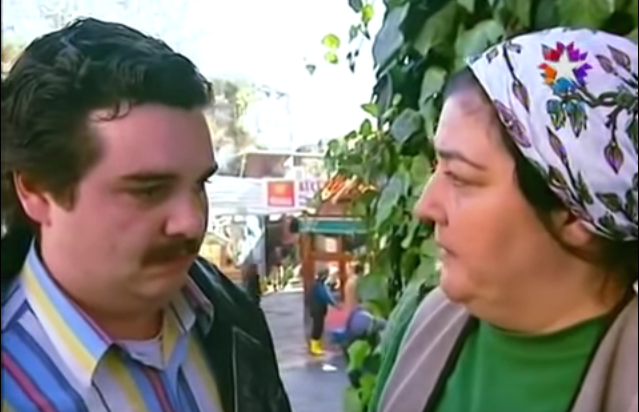 Pablo Emilio Escobar Gaviria'nın çok sevdiği annesiyle ilk ve son kez tartıştığı sahne. (Narcos Director's Cut)