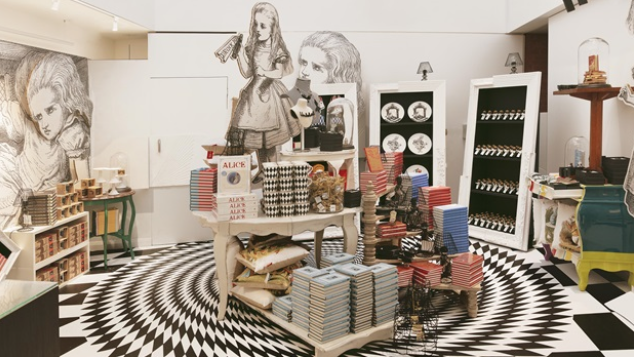 Eleanor_Stuart's tweet image. Great preview shot - #AliceInWonderland pop up shop soon to launch @britishlibrary @BL_Shop plus our Alice plates!