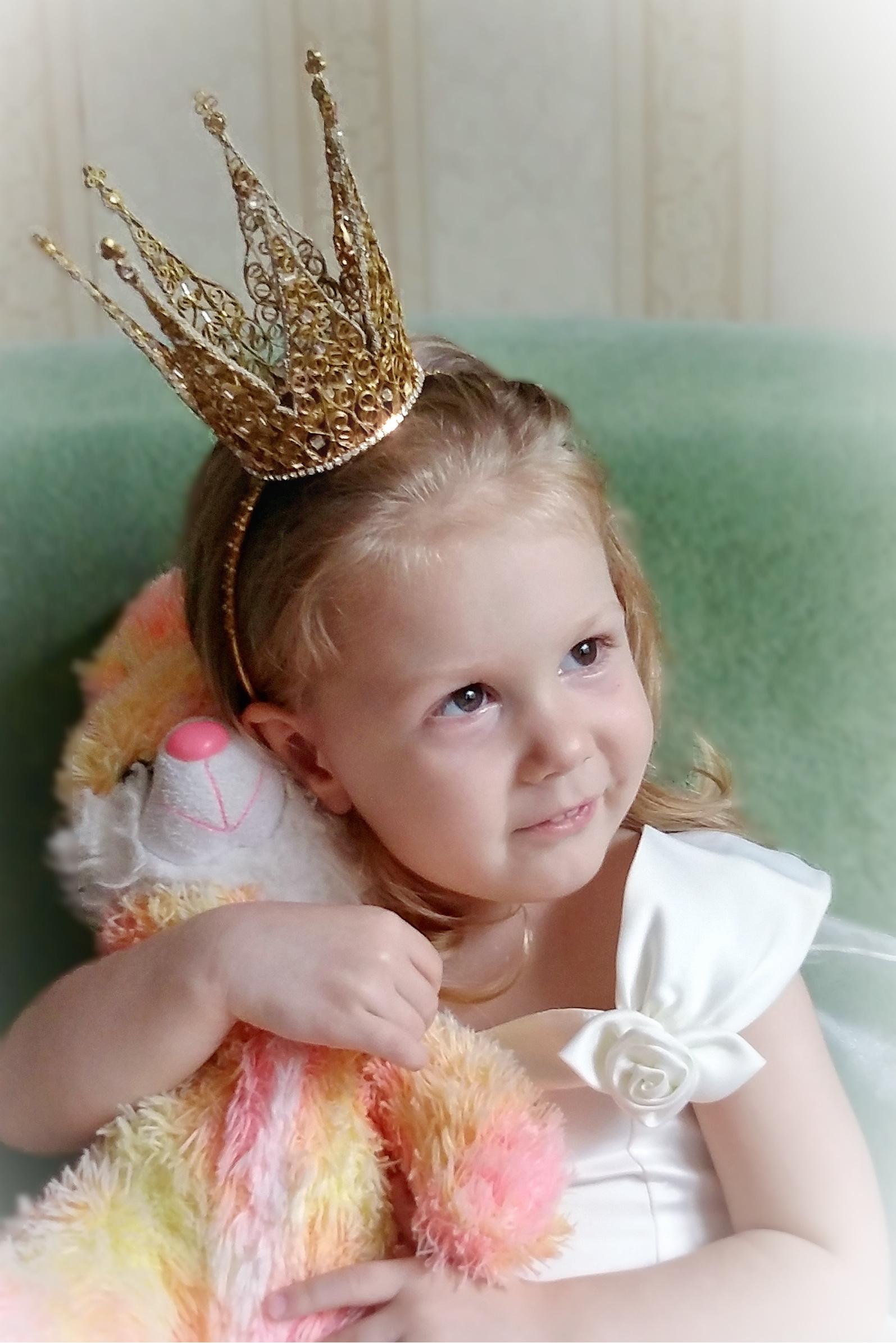 Корона принцессы мастер класс. Ободок принцессы с короной. Необычные головные украшения. Корона из бумаги украсить. Поделка корона.
