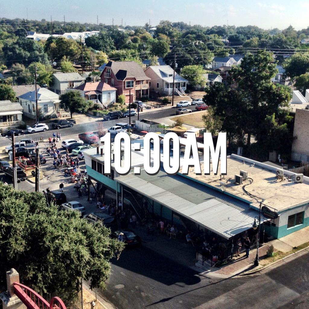 FranklinBBQline's tweet photo. Doors open in an hour! Let's go party people! #bbqueue http://t.co/UIGBLgMpKe
