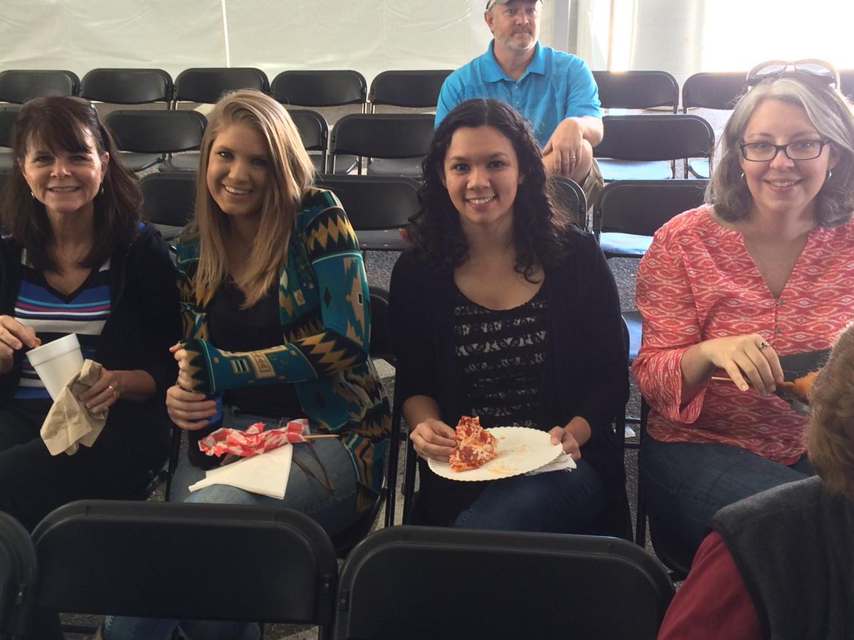 RevBob52's tweet photo. Support staff from SPRING VALLEY BAPTIST enjoying treats at SC STATE FAIR as senior adult choir sings. http://t.co/jYwOBjKy4f
