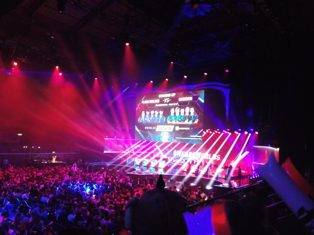 MadSergivs's tweet photo. @LVPes @aplusfr http://t.co/KKr5UcIraW