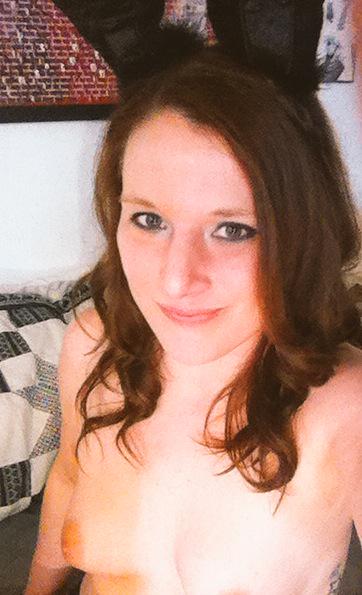 This little bunny has some cravings on @camsdotcom maybe some @carlie_craver and @AloraJaymes http://t