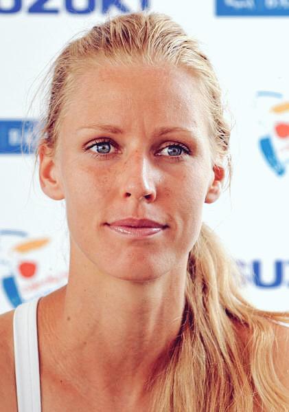 I\m late, but still in time. Happy birthday to Elena Dementieva who turns 34 today. Remessage if you miss her on court 