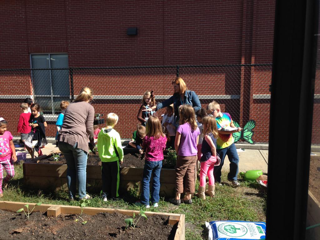 Melissa Trice (@melissatrice1) on Twitter photo We love looking outside our classroom and seeing classes planting in the garden. <a href="/mhlilly11/">Maureen Lilly</a> <a href="/RNE_Foundation/">RNE Foundation</a> We love looking outside our classroom and seeing classes planting in the garden. <a href="/mhlilly11/">Maureen Lilly</a> <a href="/RNE_Foundation/">RNE Foundation</a>