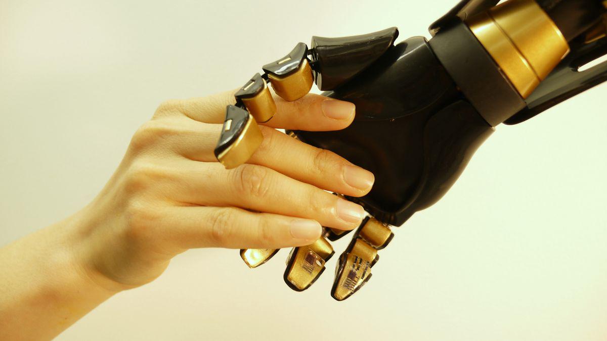 verge's tweet image. This printed &quot;artificial skin&quot; can turn pressure into nerve pulses theverge.com/2015/10/15/953…