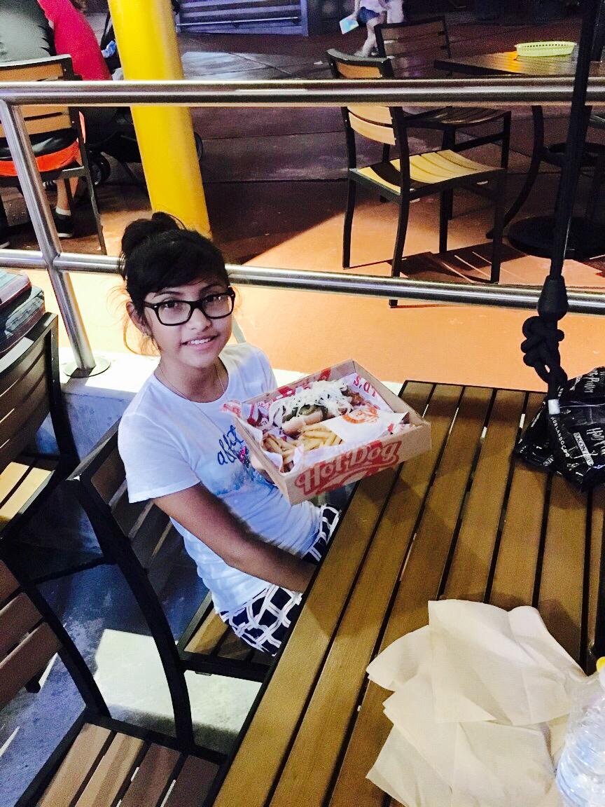 Thanks to the Fernandez family for sending this pic from Universal Studios CityWalk Hot Dog Hall of Fame!