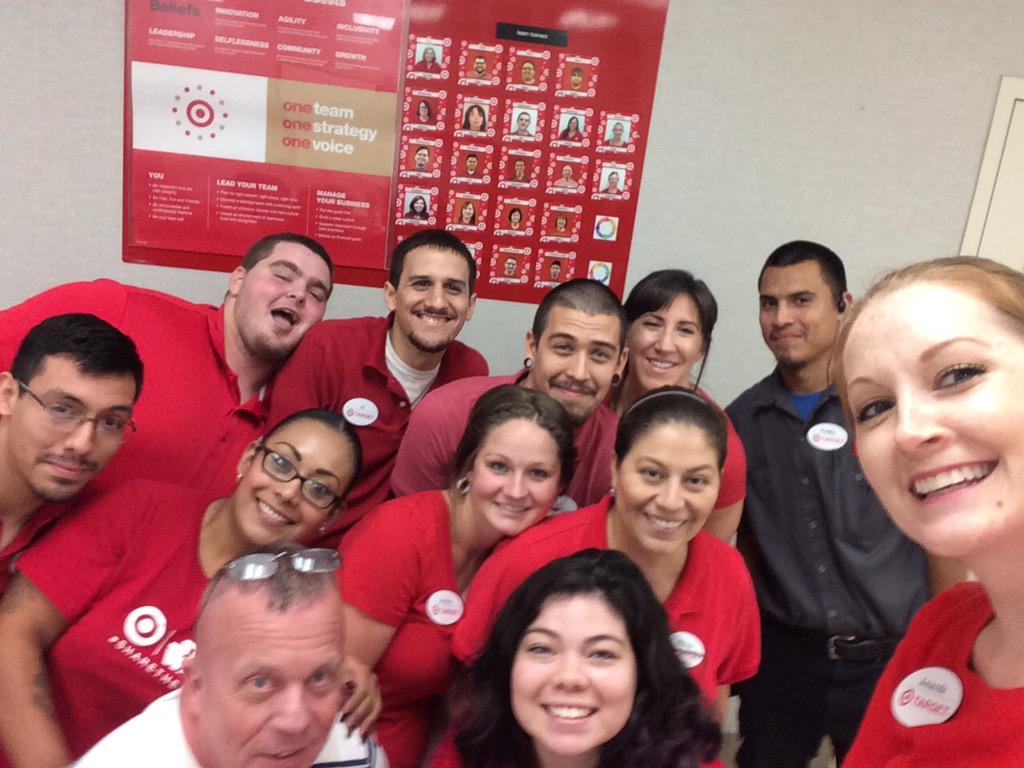 AmandaEllis391's tweet photo. WhoaEngaged! Whoadessa! Great TL engagement training! ✅ #G391Engagement @HaleyTgt @bradw_taylor @KlausMarli http://t.co/wGrCm56eb5