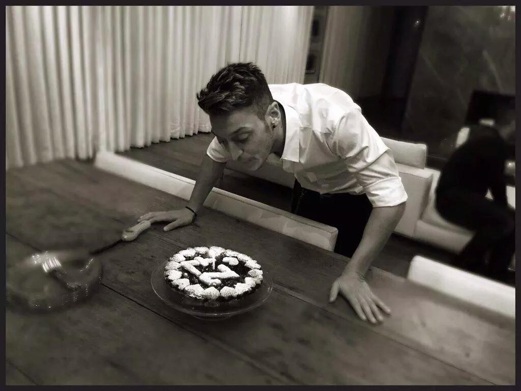 Happy Birthday To Mesut Ozil    