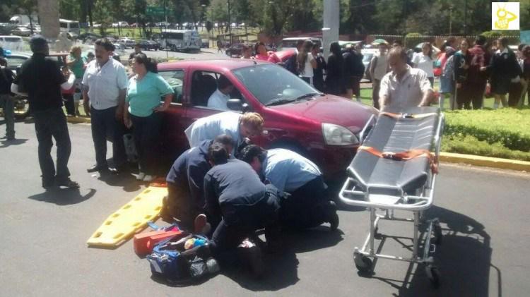 Explota camioneta de normalistas en Michoacán - CRYa_9xUwAE1tCz