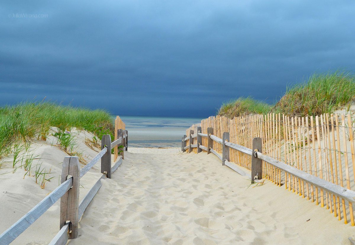 IntoOurElement's tweet image. A new blog post about the beauty &amp;amp; tranquility of #CapeCod. intoourelement.com/off-season-cap… #travel #autumn