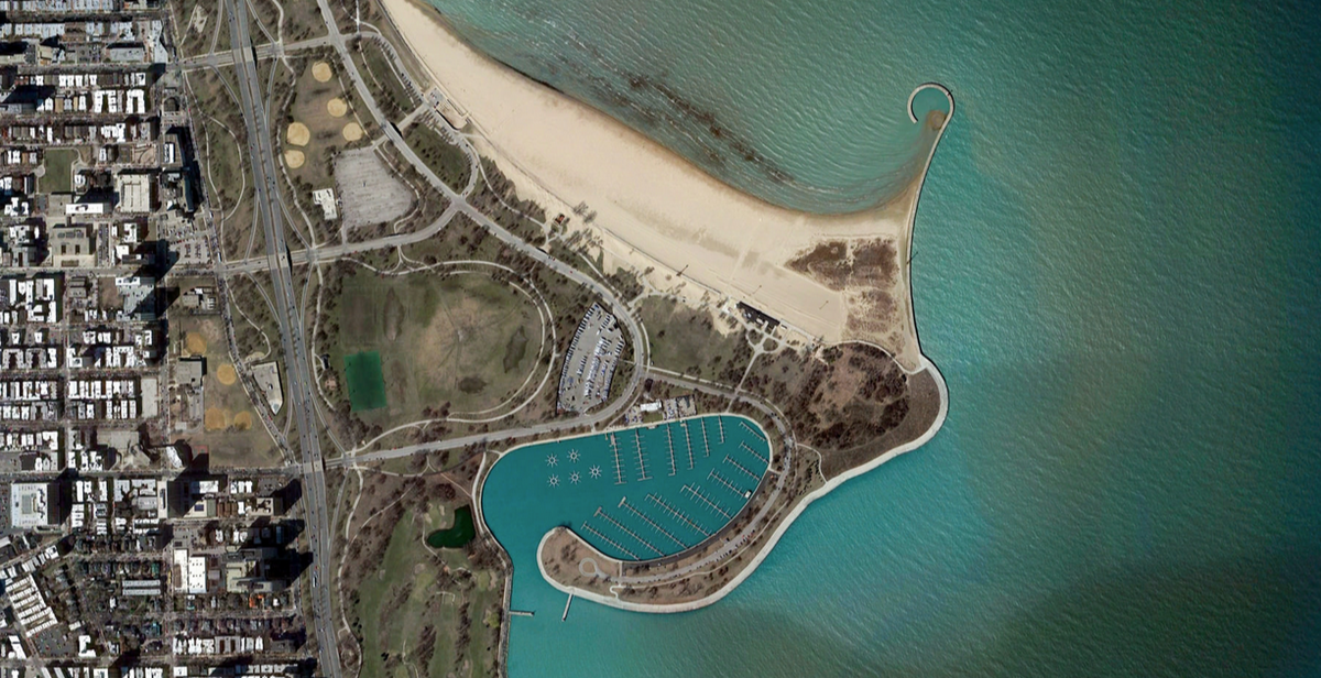 kallekamaleko's tweet photo. Sweet home Chicago. And good old Montrose Beach. 🙌 #GoogleMapsArt http://t.co/KOLY8BnegI