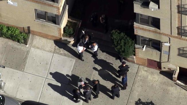 Arrojan a bebé por la ventana en Nueva York - CRYwOb0UcAECb1a
