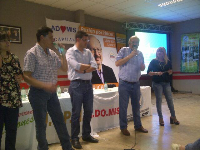 juromisiones's tweet photo. Aguante @lichowski intendente! #juroporposadas http://t.co/3espPalj4u