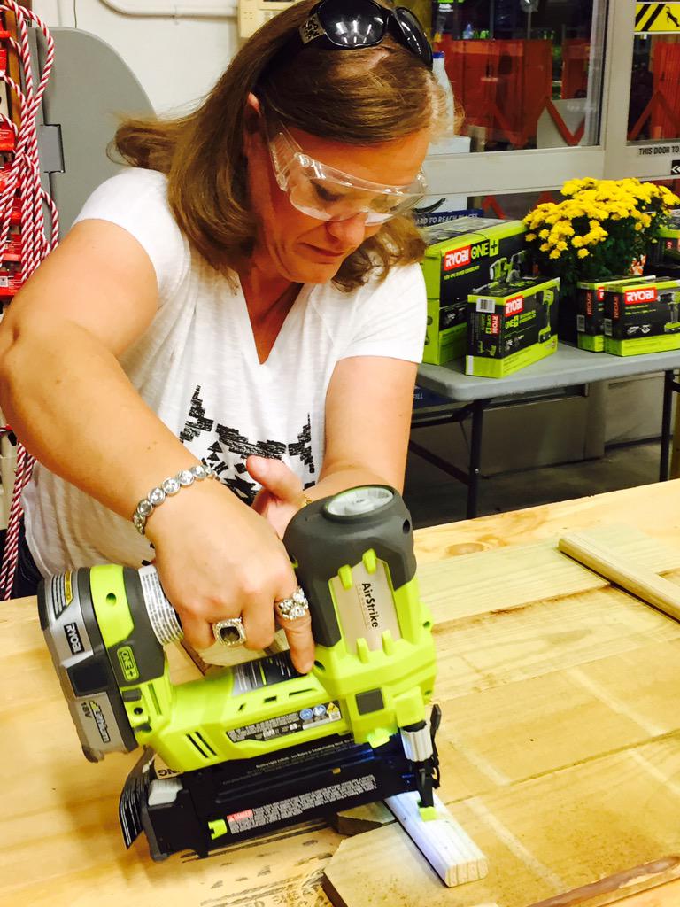 randyhaynie's tweet image. Ladies Night at Jasper Home Depot! @1sherredavis @DANI_C_CLARKE #builtbyladies #ladiesnightinjasper #theassemblyline