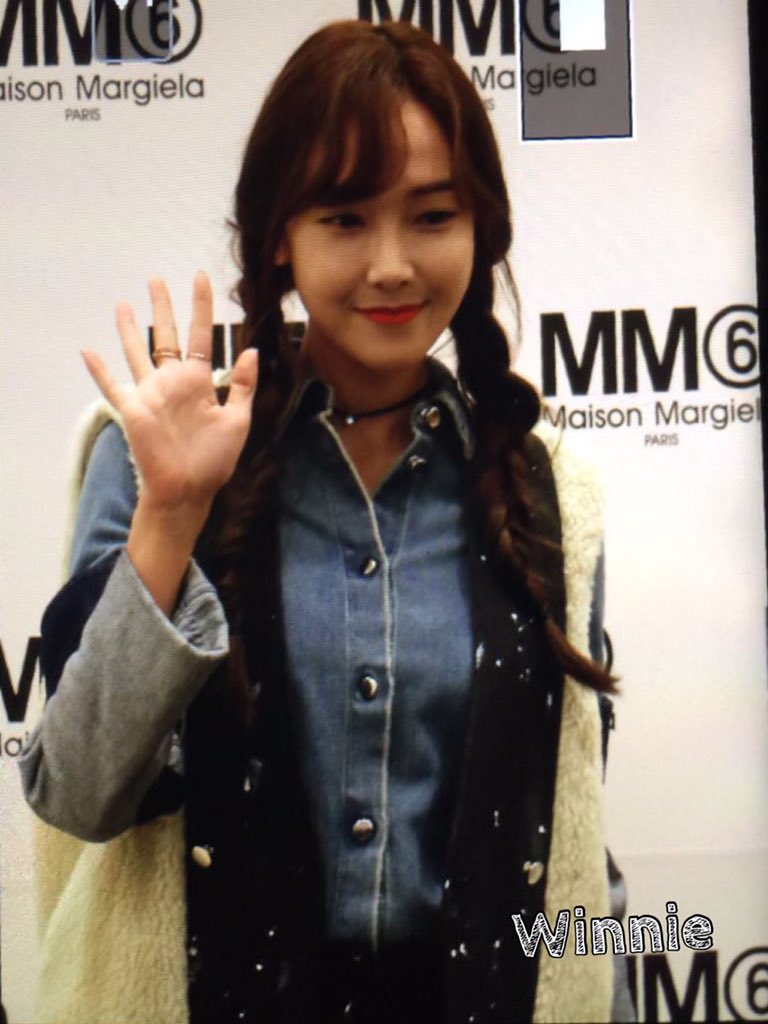 [PIC][23-10-2015]Jessica tham dự sự kiện của thương hiệu "MM6" vào chiều nay CR_5vxyVEAQ7re_