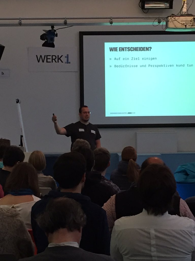 beyondagilecamp's tweet image. @21c_spirit spricht auf dem #BeyondAgileCamp über #Konsens und Einheitslohn