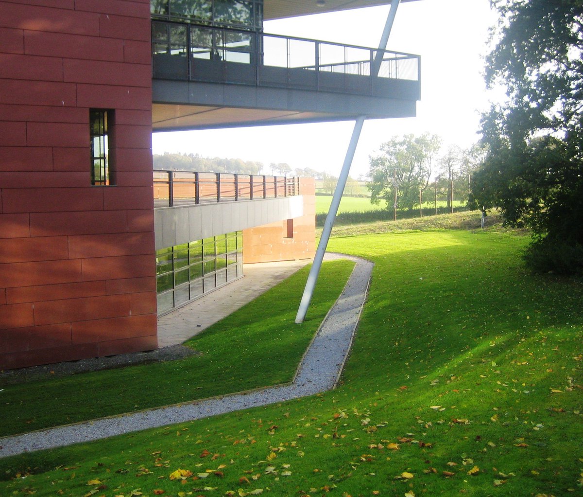 uwslib's tweet image. Where you can tuck yourself away at #dumfriescampus ... Desks with and without PCs for individual #quietstudy