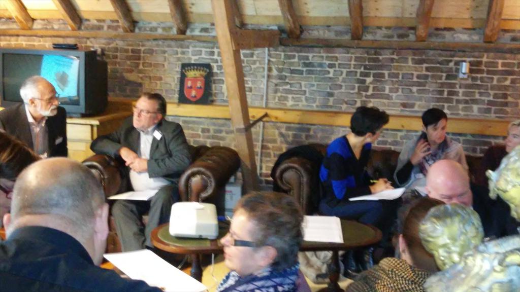 carineverbelen's tweet image. Cocreatie rond innovatie en creativiteit bij @QuattroDev event met @KarlMortier