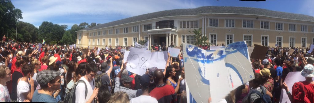 rhizomia's tweet image. #FeesMustFall #FreeEducation #NoOutsourcing workers students and academics of UCT outside Bremner building