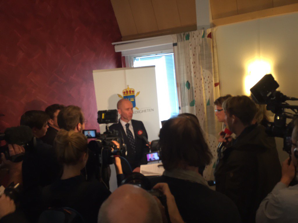 Många vill få enskilda ord med åklagaren i efterhand.