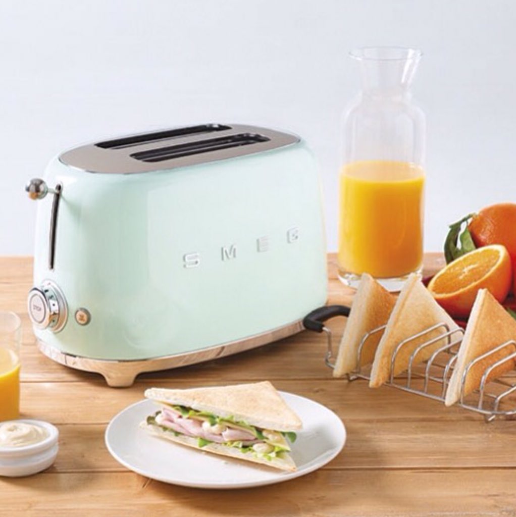 Smeg50S's tweet photo. Tja soms zit het mee en soms zit het Smeg! 
Smeg jezelf en ga naar https://t.co/42lw21EUCR
#smeg50s #smeg50style https://t.co/iNCmdpP00M