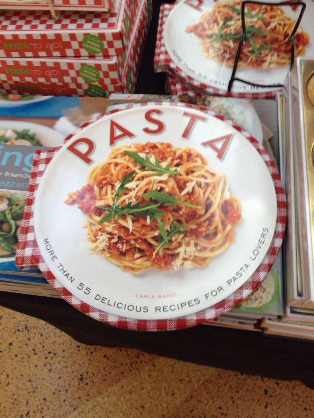 ななみ على تويتر パスタとピザのレシピ本 カップケーキ作りのセット どれも装丁がとても可愛い パスタのは丸皿の形 ピザのはデリバリーの箱に入ってます Http T Co D6dtp1tizu ななみ على تويتر パスタとピザのレシピ本 カップケーキ作りのセット どれも装丁がとても可愛い パスタのは丸皿の形 ピザのはデリバリーの箱に入ってます Http T Co D6dtp1tizu