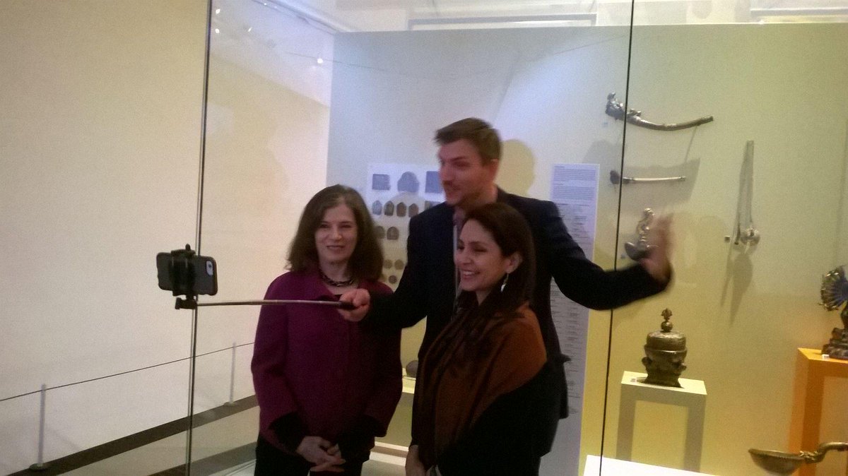DeepaliDewan's tweet photo. Watch #periscopes w visiting #SouthAsian Art scholars @saschapriewe  @ROMtoronto #acsaa2015 http://t.co/dfjL8KFJUj