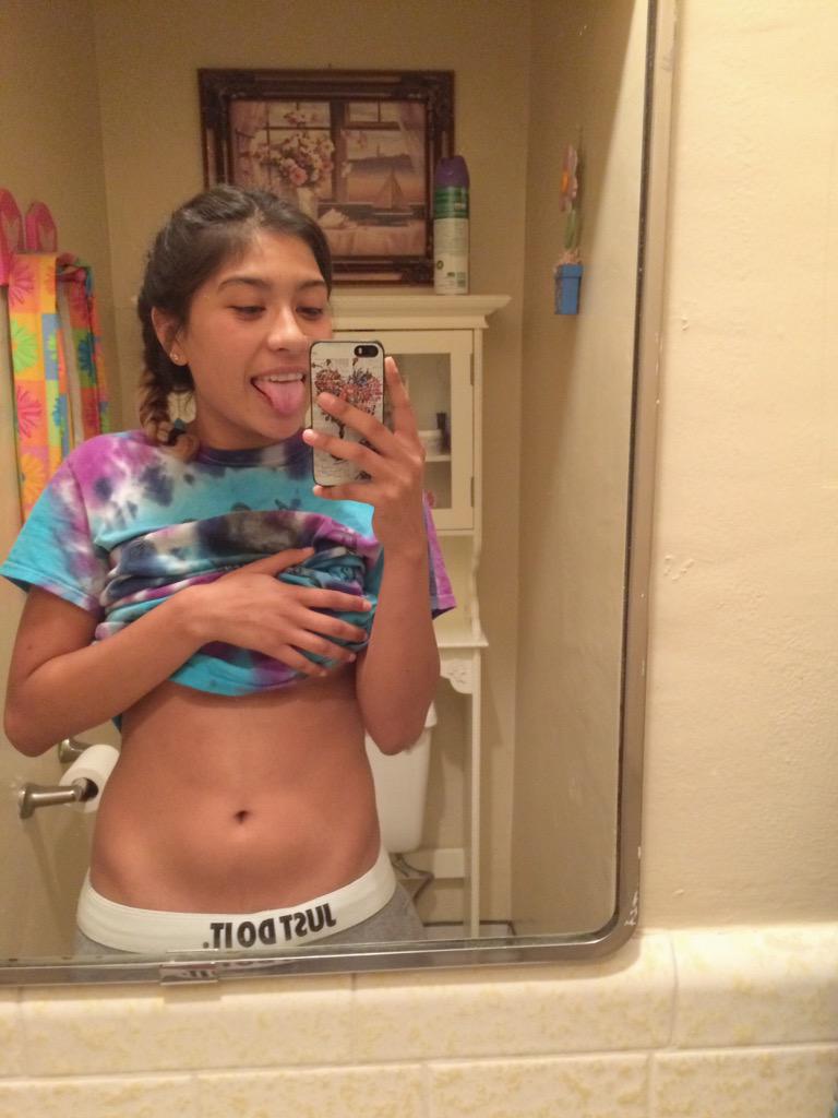 Mahhh_yerz's tweet photo. Im really scared about doing this.But the progress in my body is so !!!It may seem like nothing but 2 me it's a lot. http://t.co/iGOOxtBdW8