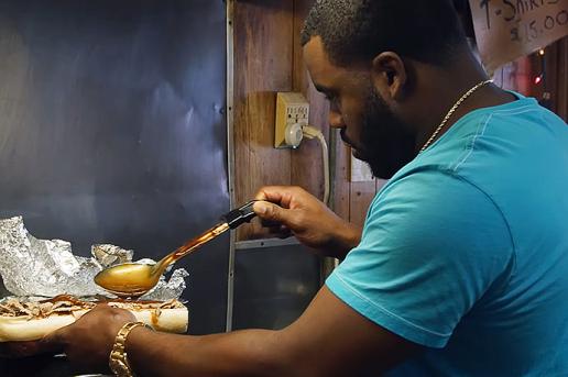 HYPEBEAST (@hypebeast) on Twitter photo .@MarkIngram22 joins <a href="/PROATHLETETV/">PROATHLETE TV</a> for its latest installment of "Everybody Eats."
hypb.st/to7gn .@MarkIngram22 joins <a href="/PROATHLETETV/">PROATHLETE TV</a> for its latest installment of "Everybody Eats."
hypb.st/to7gn