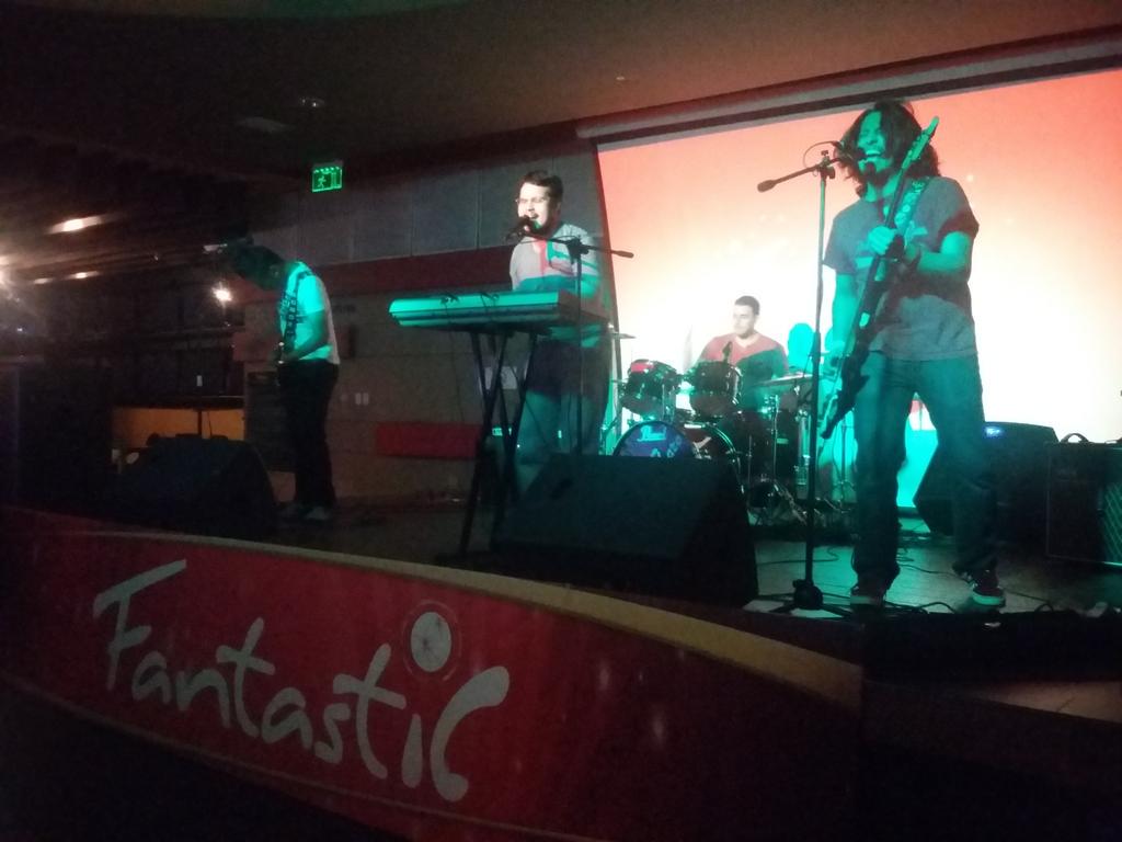 oVo Band tweet media
