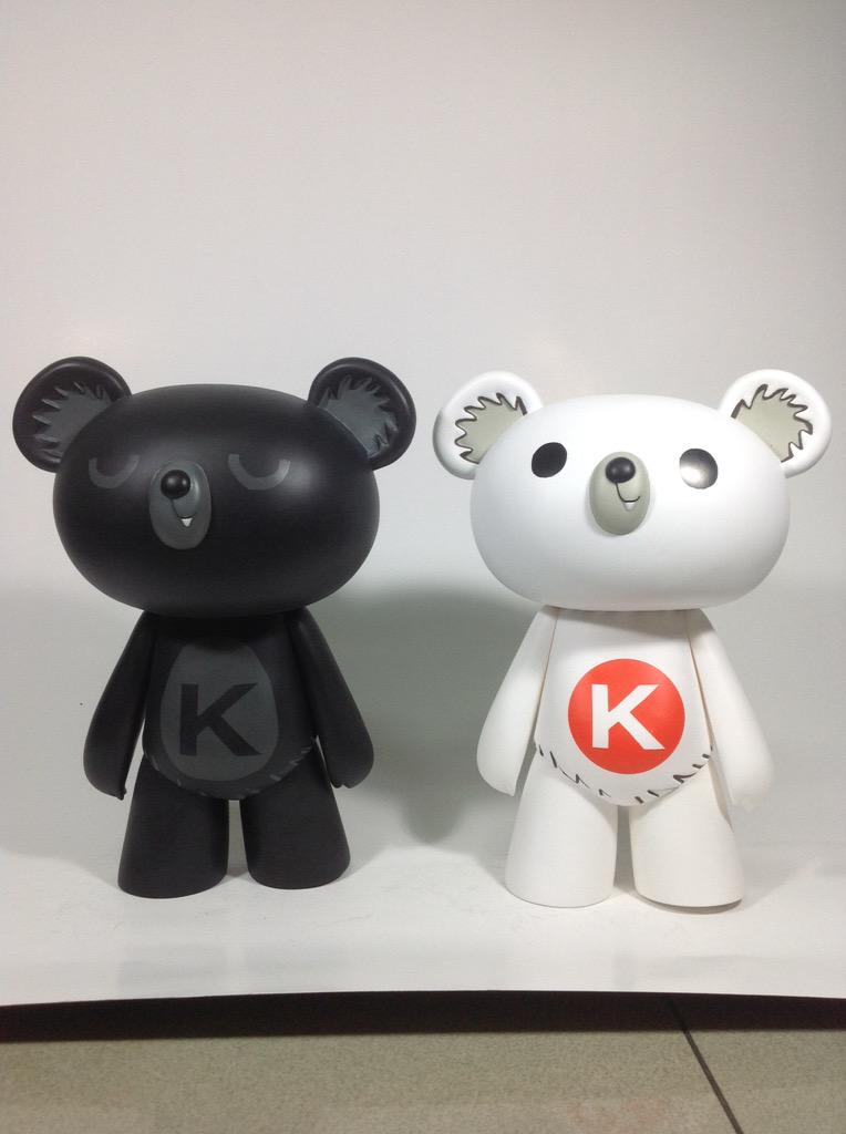 hanunxx's tweet photo. Just got these super adorable Kuntsler Bears 😊😊😊 #threea #kuntslerbear #kuntsler #galamilk http://t.co/knHyFk7l6N