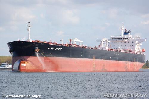 WatkinsSecure's tweet image. Greek aframax tanker attacked by pirates in Singapore Strait  vesselfinder.com/news/4482-Gree…