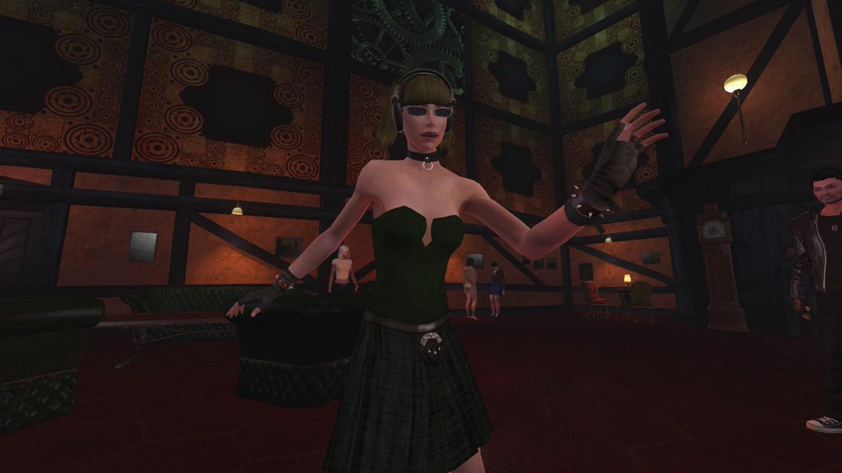 kurogestu's tweet image. Just dropped by quickly for @MedrinaKamaar &apos;s show at Tabula Rasa. #gridstream #playanything