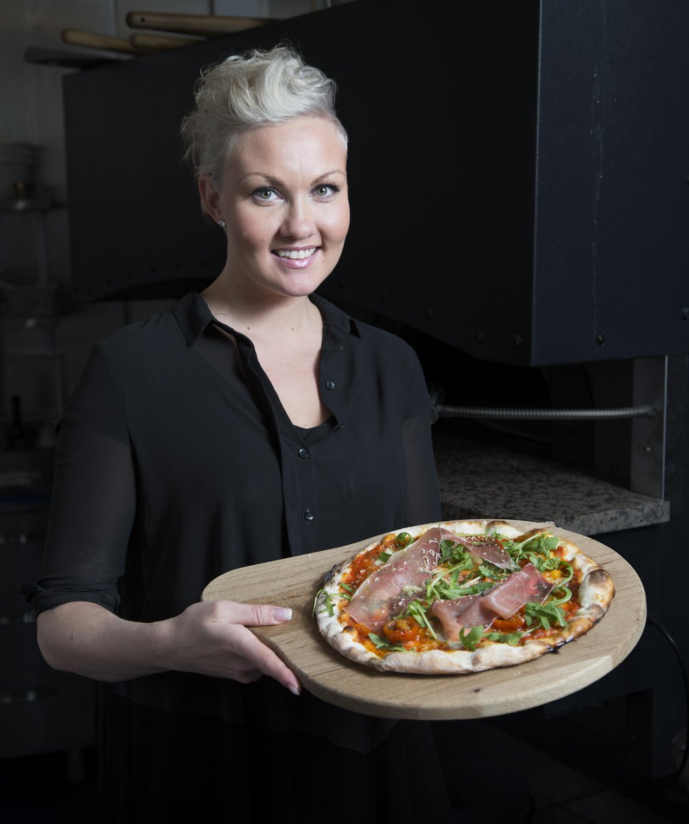 ravintolafi's tweet photo. Pizzeria Bella Roman listalta löytyy jopa 50 erilaista pizzaa. Nyt äkkiä testaamaan! http://t.co/DloSro2FlR http://t.co/y33QGShRXq