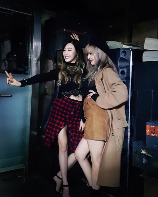 [PIC][16-10-2015]Tiffany tham dự "Hera Seoul Fashion Week 2016SS 'Steve.J & Yoni.P'"  vào tối nay CRb-ucJVEAA90VP