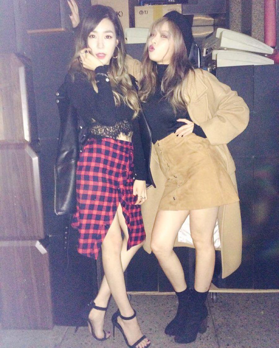 [PIC][16-10-2015]Tiffany tham dự "Hera Seoul Fashion Week 2016SS 'Steve.J & Yoni.P'"  vào tối nay CRb2LzvUYAEuITl