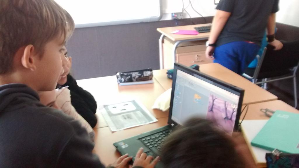 insTordaria's tweet image. #aprenentatgeentreiguals #codeweek2015