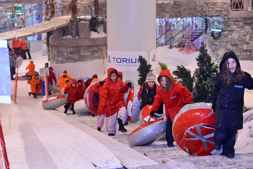 Bu hafta sonu çocuklarınızla karlar üstünde keyifli vakit geçirmeniz için #Torium #Snowpark 'a bekleriz...