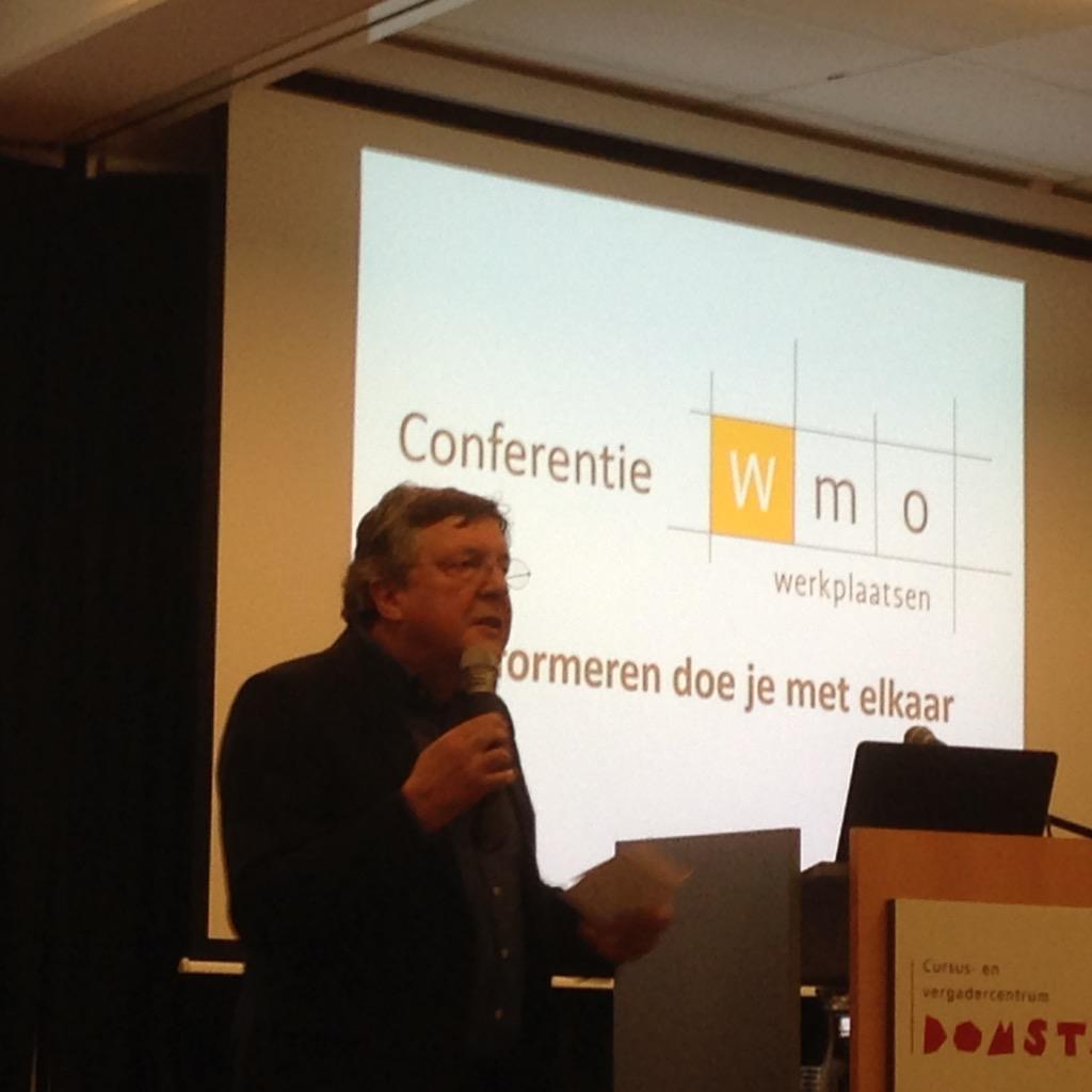 YvonnevanMierlo's tweet photo. @Movisie Transformeren doe je samen! Aftrap @paulvlaar en nu @kimputters @SCP  #wmowerkplaatsen http://t.co/Tuc0aoiJBI