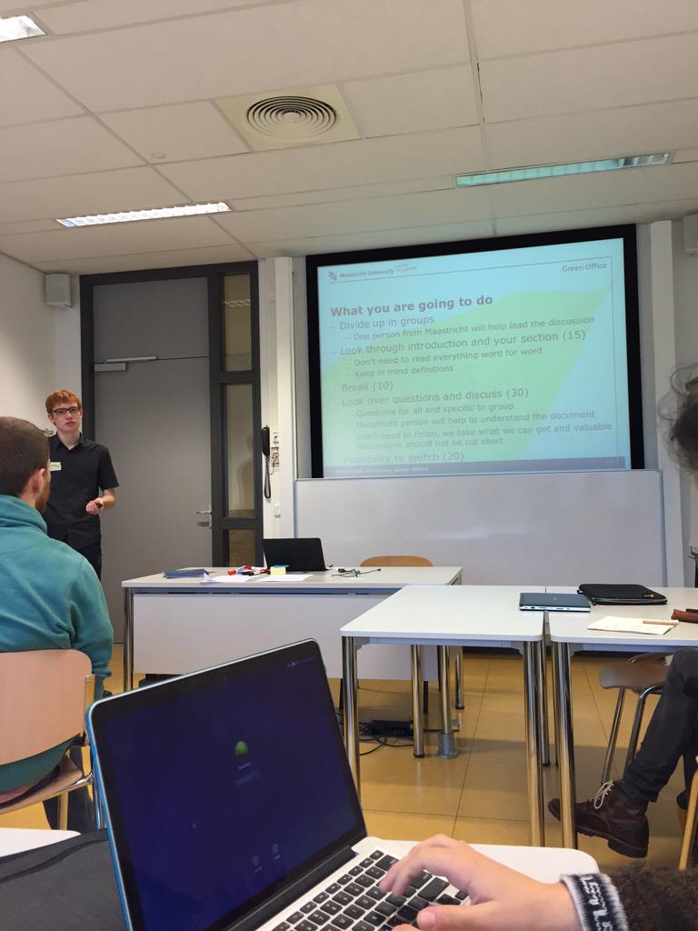 GreenOfficeVU's tweet image. Workshop about sustainability reporting by @greenofficemaas @rootAbilityNow #egos2015 #GOsustainable