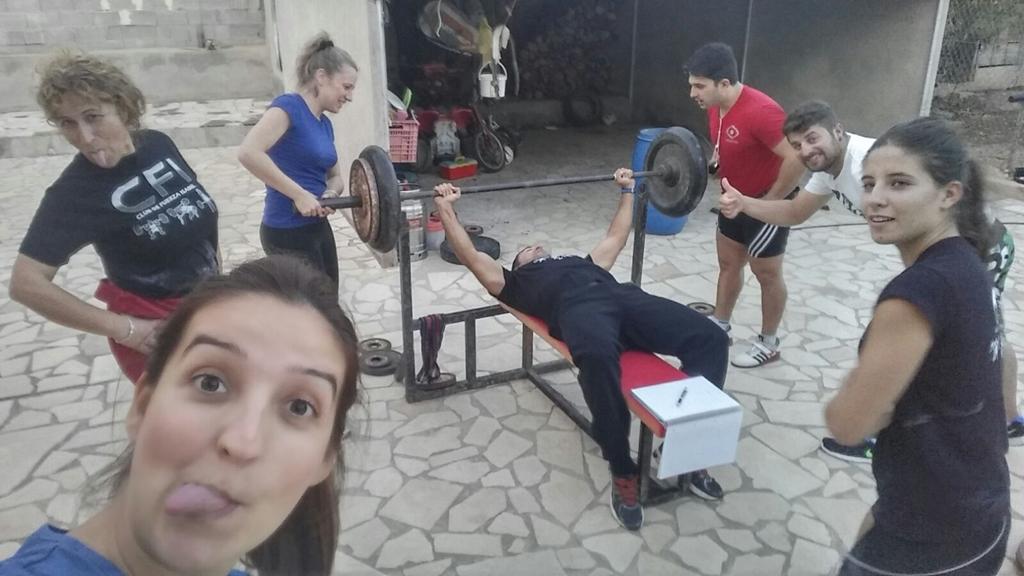 FuerzaIsabel's tweet photo. Momentos de estrenos #pressbanca #benchpress "y demás " @Rambo_022 @elipower84 @Nerfera @isapower66 @MartaLpezGarca http://t.co/sA8fMdpA0e