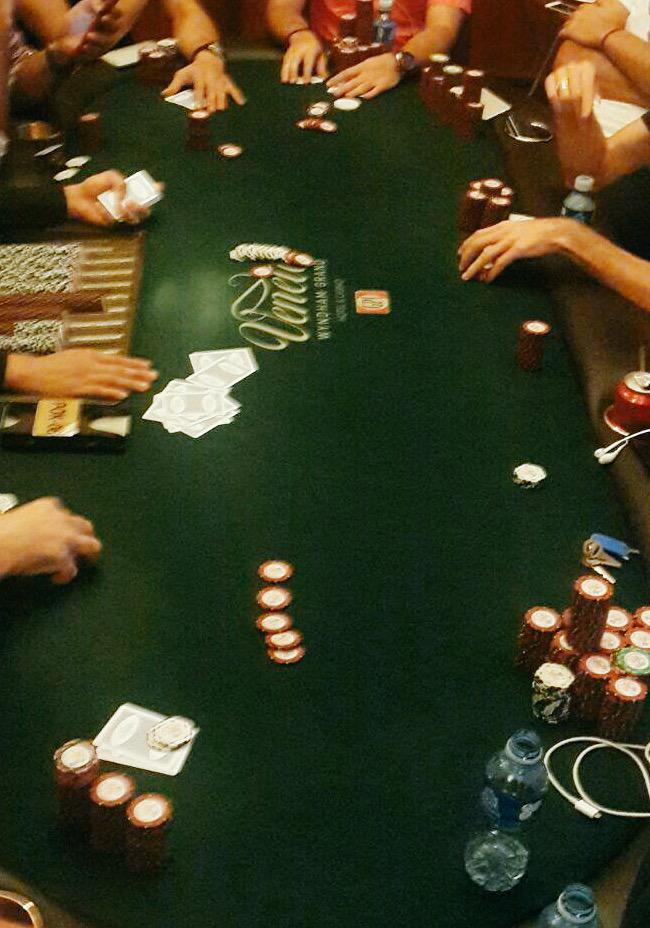 VprPoker's tweet photo. Exito de la mesa 5/10 entrada Deep. http://t.co/UTtufjabu0